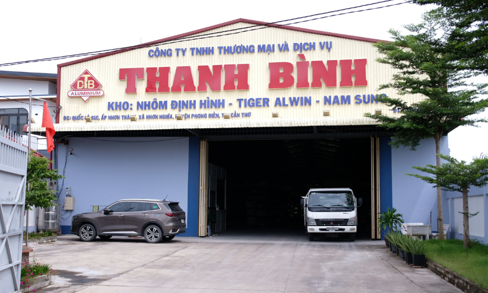 khach-hang-tai-can-tho-nen-chon-nhom-xingfa-nhap-khau-hay-noi-dia